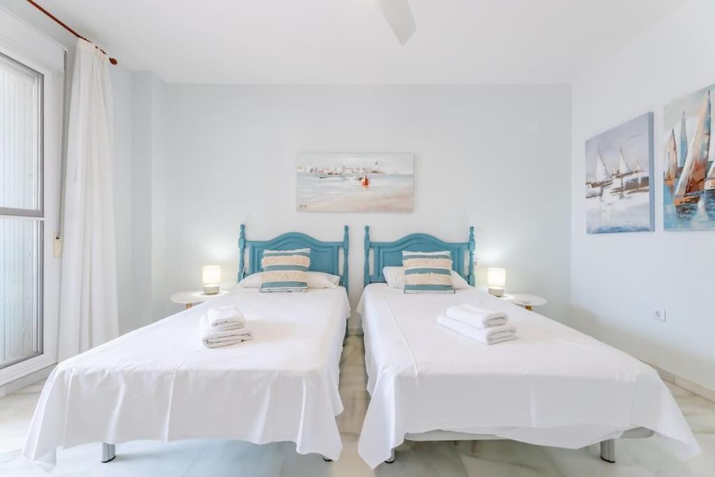 Fantastic Terrace At 3 Bedroom Locrimar Rdr400 Apartment *