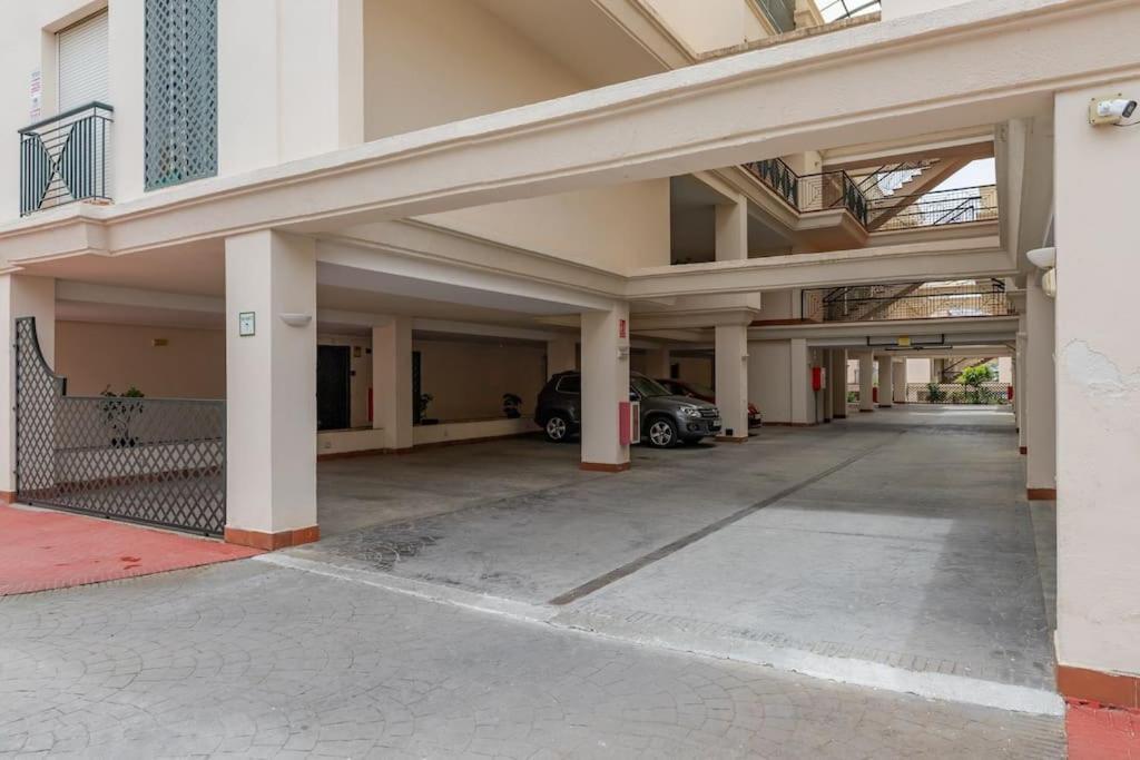 Fantastic Terrace At 3 Bedroom Locrimar Rdr400 Apartment