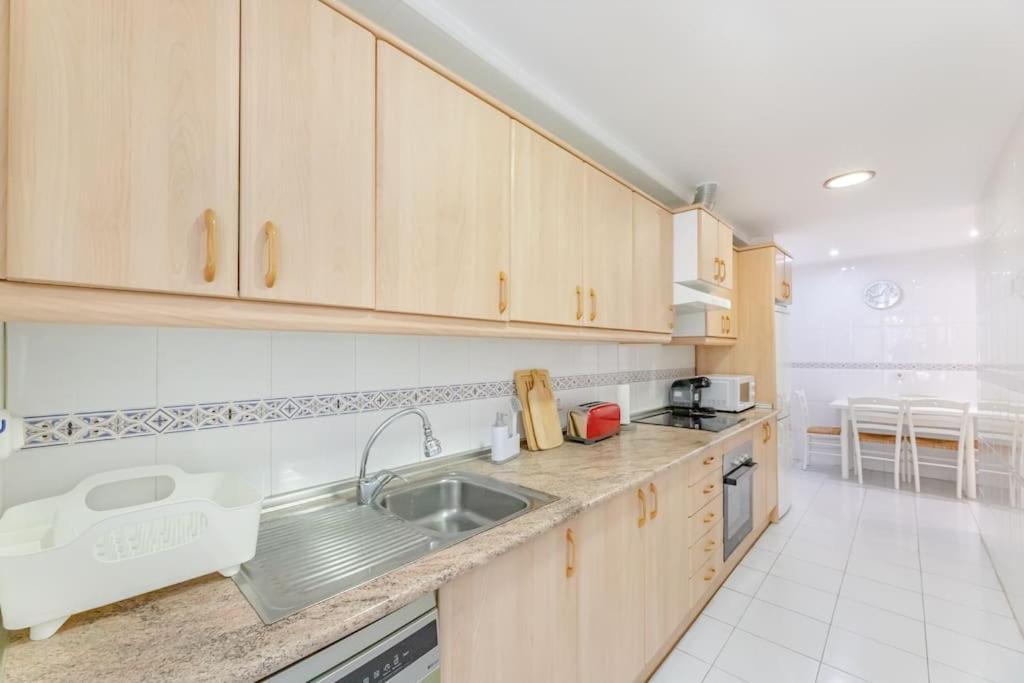 Fantastic Terrace At 3 Bedroom Locrimar Rdr400 *